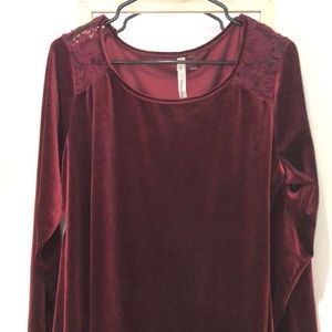 NY Collection velour tunic with lace appliqué L